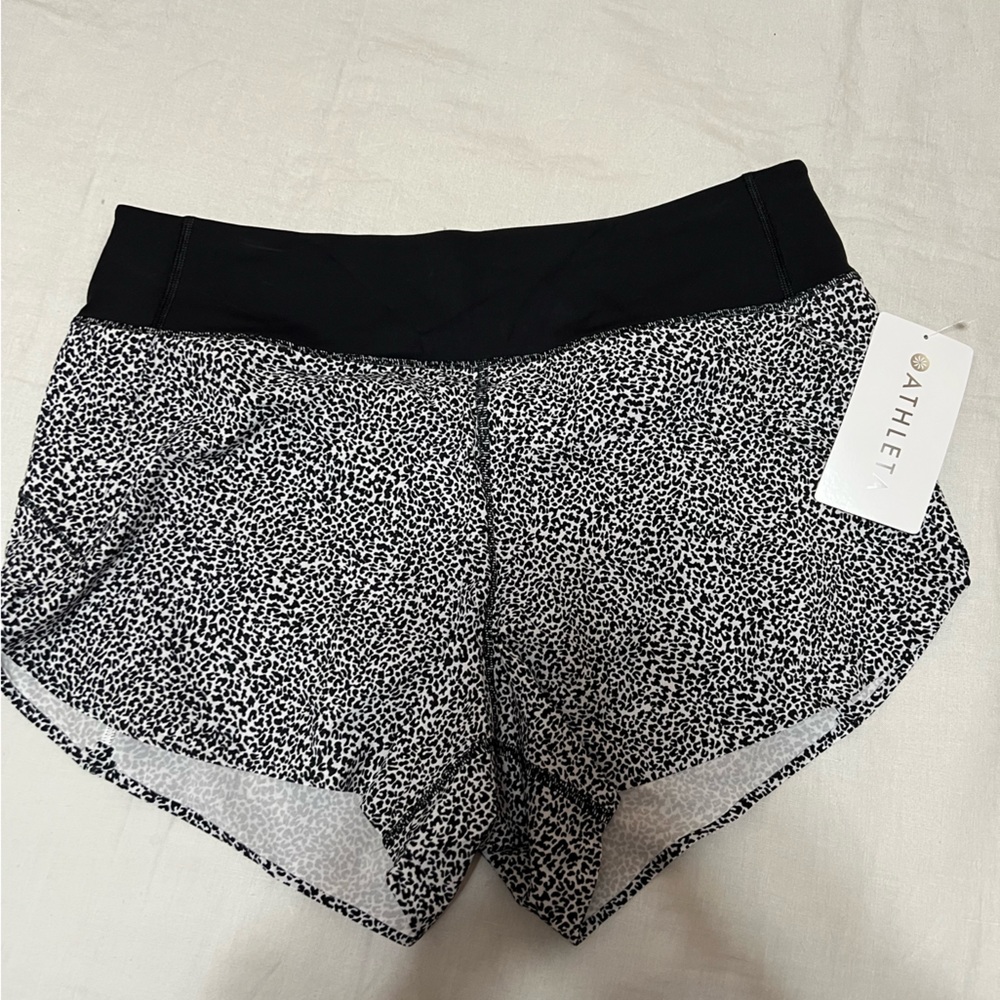 Athleta Run with It short NWT